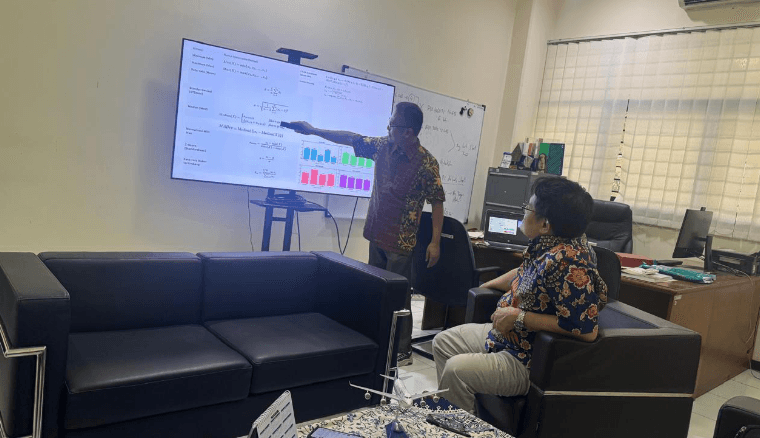 Analisis matematis Vocharu dikawal Profesor Data Science Center UI Depok