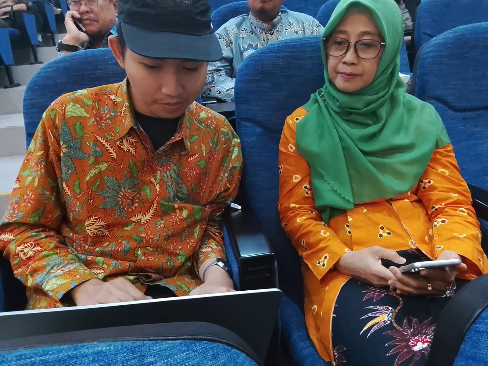 Tim Vocharu mendemonstrasikan Voisla, cabang Vocharu khusus pemetaan minat bakat anak sekolah, kepada perwakilan Disdik Depok di Seminar Nasional teknologi pendidikan, Universitas Indonesia