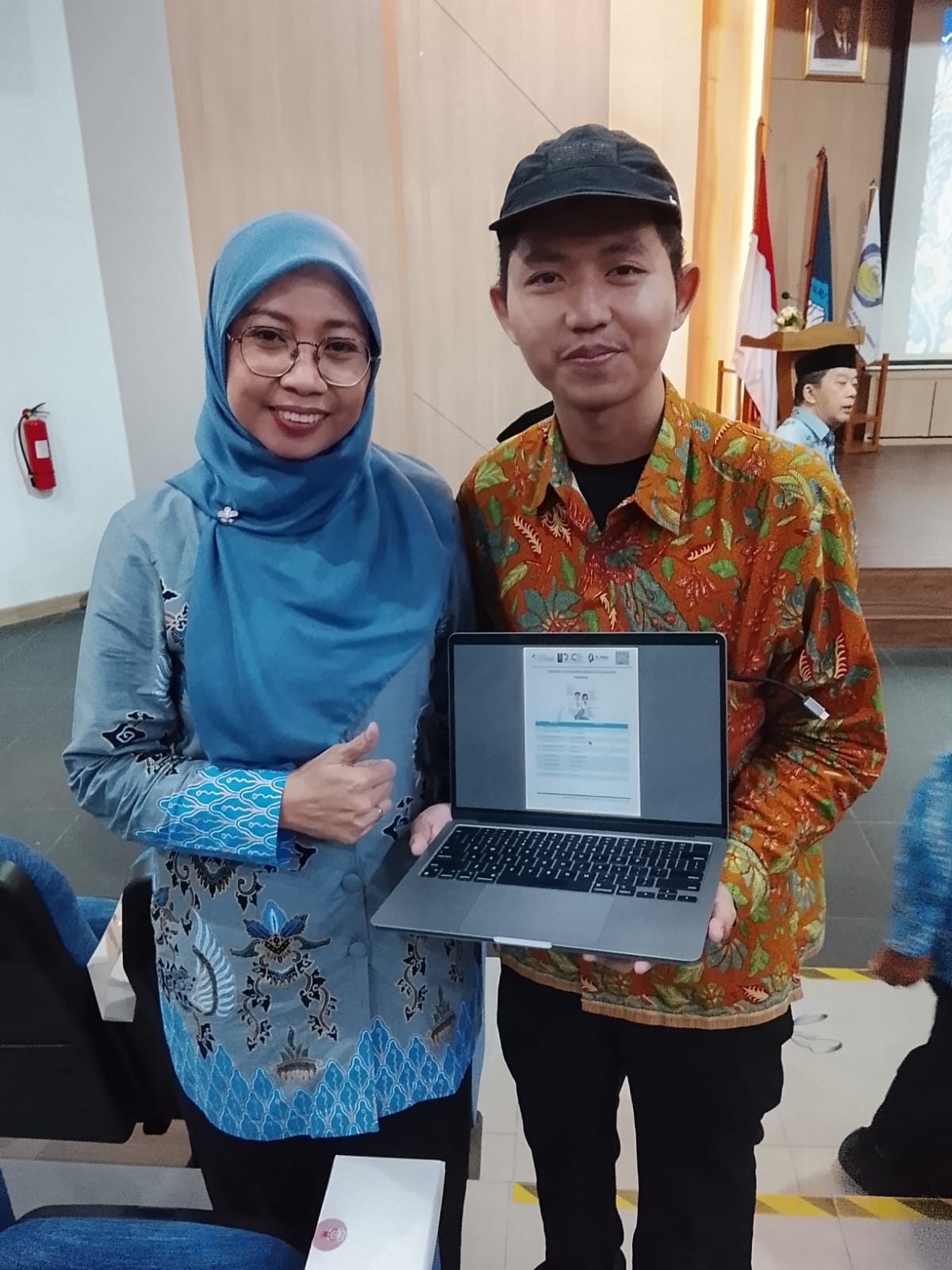 Perwakilan SMP Yaspen Tugu Ibu 1 Depok memberikan apresiasi setelah melihat demonstrasi Voisla, cabang Vocharu khusus pemetaan minat bakat anak sekolah